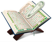 Palavra de Digitas pelo leitor islâmico muçulmano da pena do Quran da palavra 4GB apontando