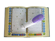 As crianças e os adultos que inclinam a pena do Quran de Digitas da bateria, altofalante confidencial readpen
