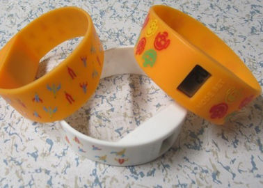 Seda amarela impresso 2,25 cm de largura relógios pulseira de Silicone para Adverting presente