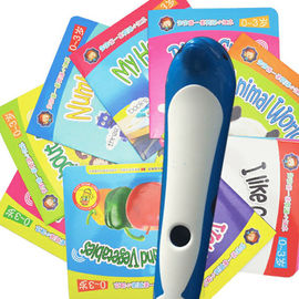 As crianças do golfinho que aprendem a pena apoiam o verde azul do cartão do MP3/jogo/TF